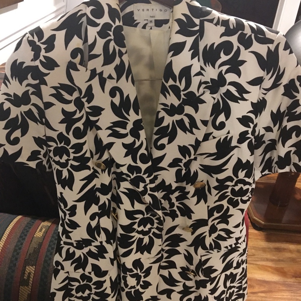 Vertigo, Black-and-White, Short Sleeve Blazer